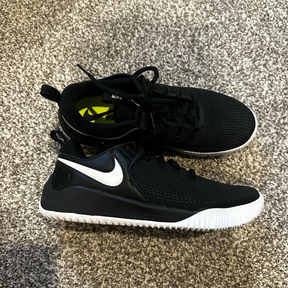 Nike Women’s Volleyball Zoom Hyperface size 9